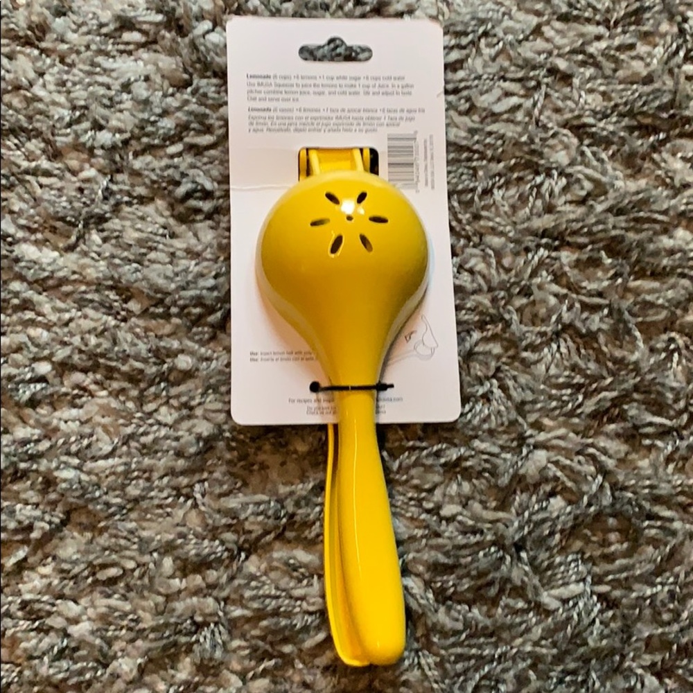 Imusa Cast Aluminum Lemon Squeezer - Picture 2 of 2